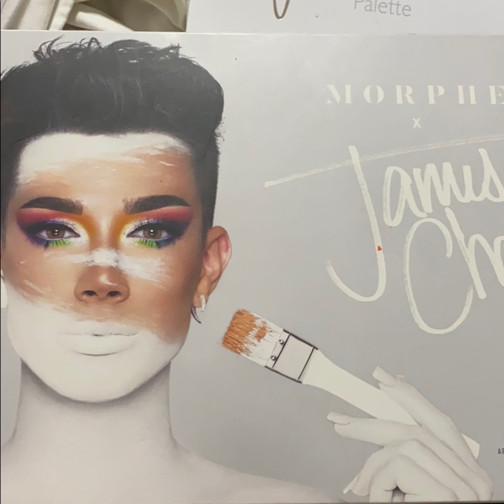 JAMES CHARLES PALETTE